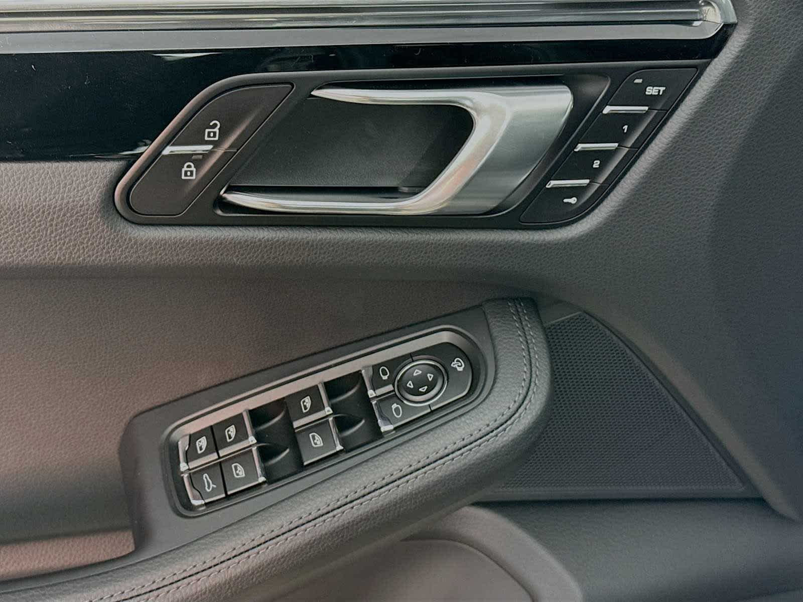 Thumbnail: 2026 Porsche Macan - 14