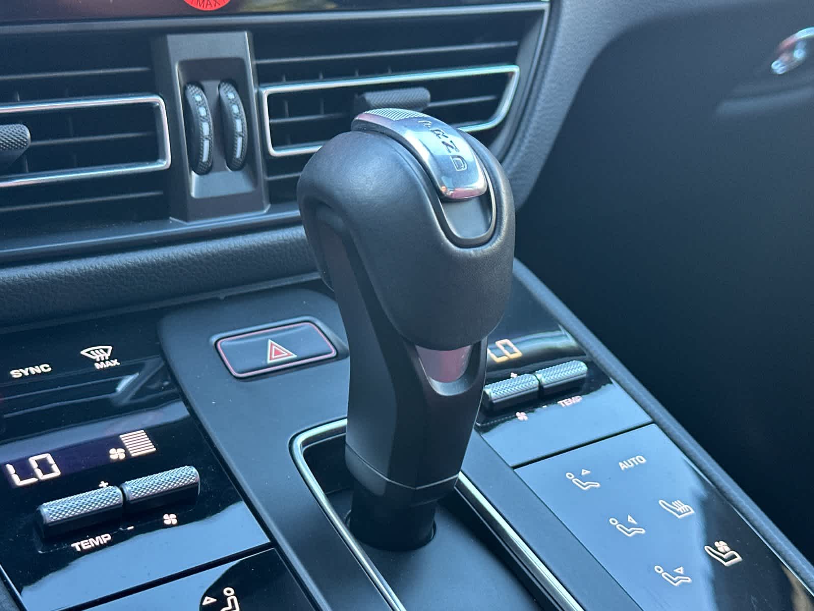 Thumbnail: 2025 Porsche Macan - 25