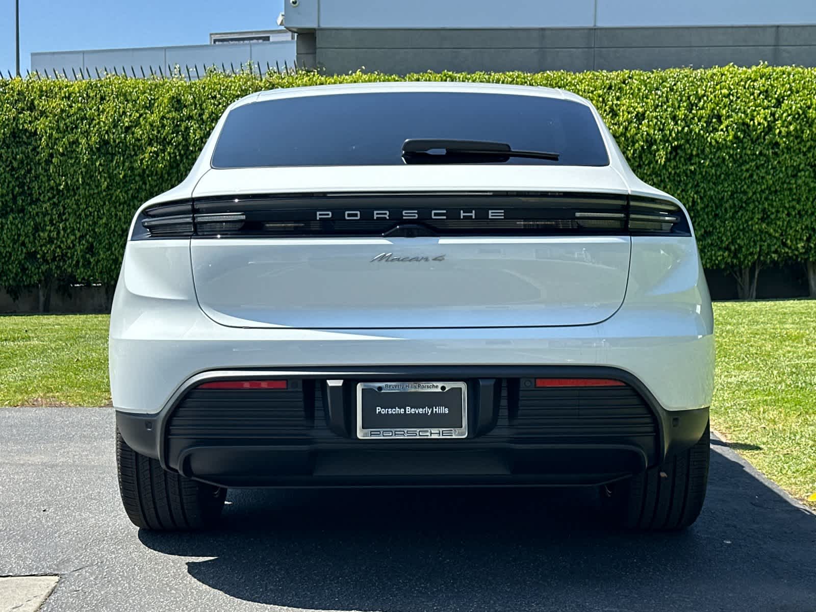 Thumbnail: 2026 Porsche Macan - 7
