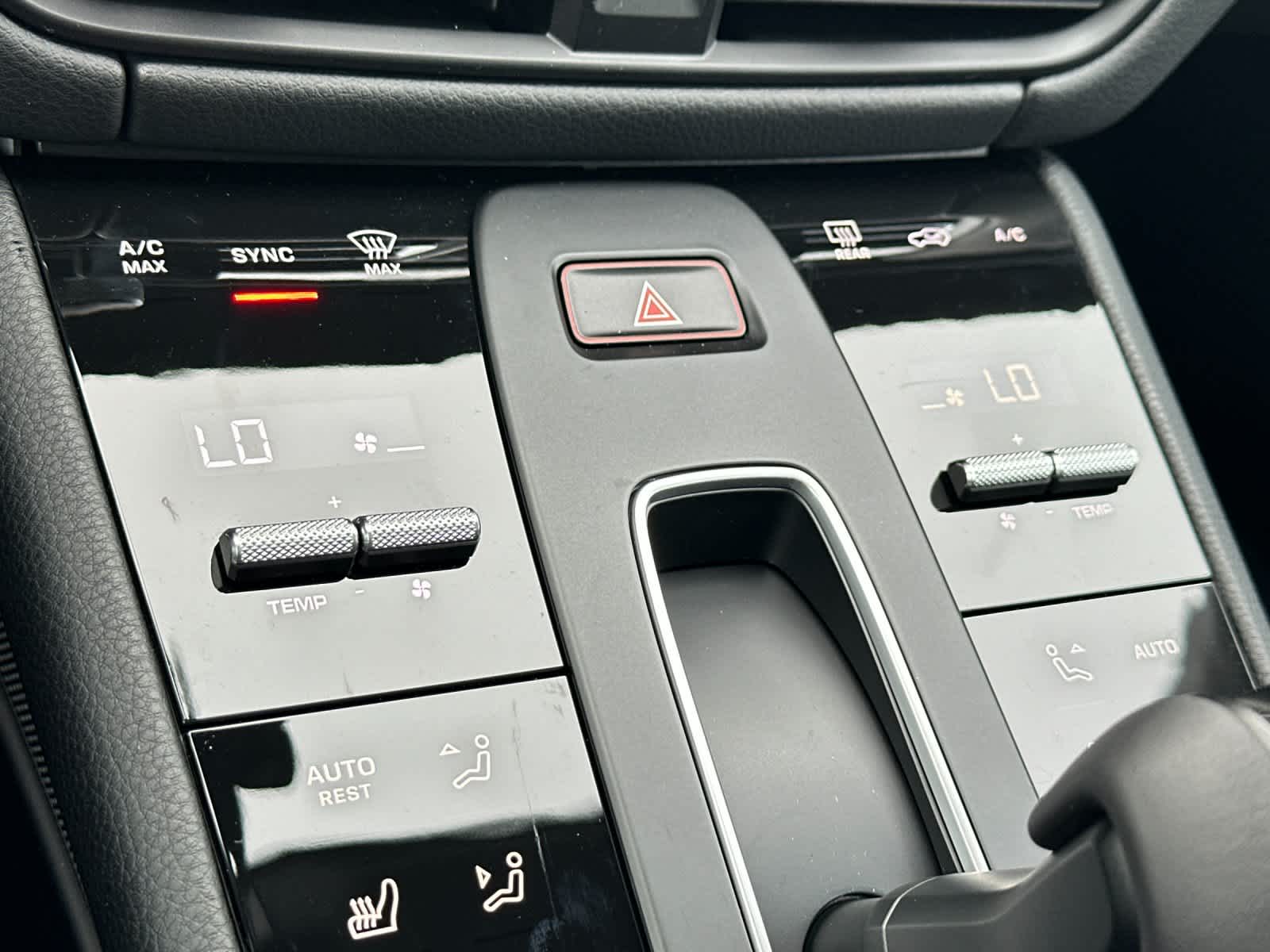 Thumbnail: 2026 Porsche Macan - 24