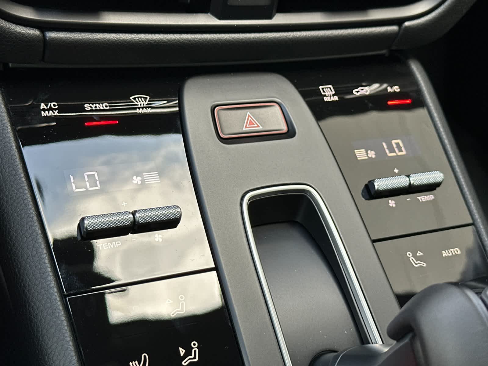 Thumbnail: 2026 Porsche Macan - 24