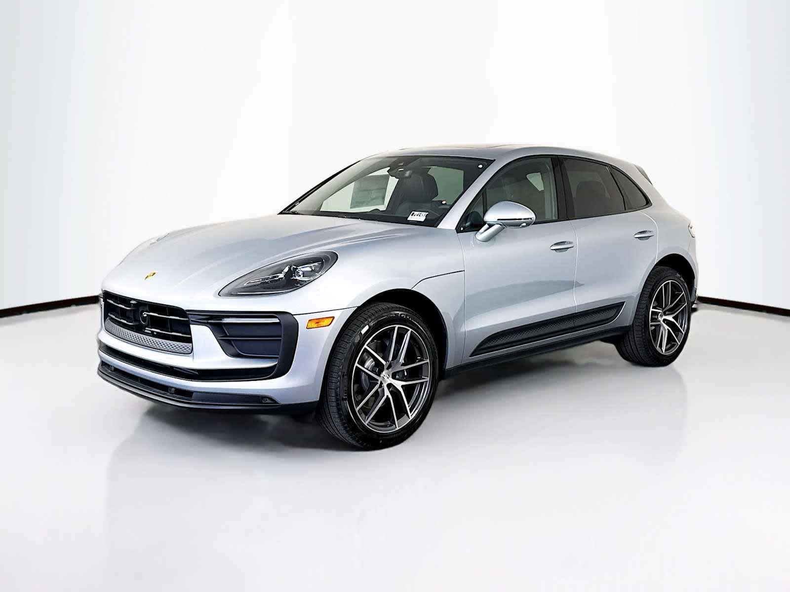 Thumbnail: 2026 Porsche Macan - 1