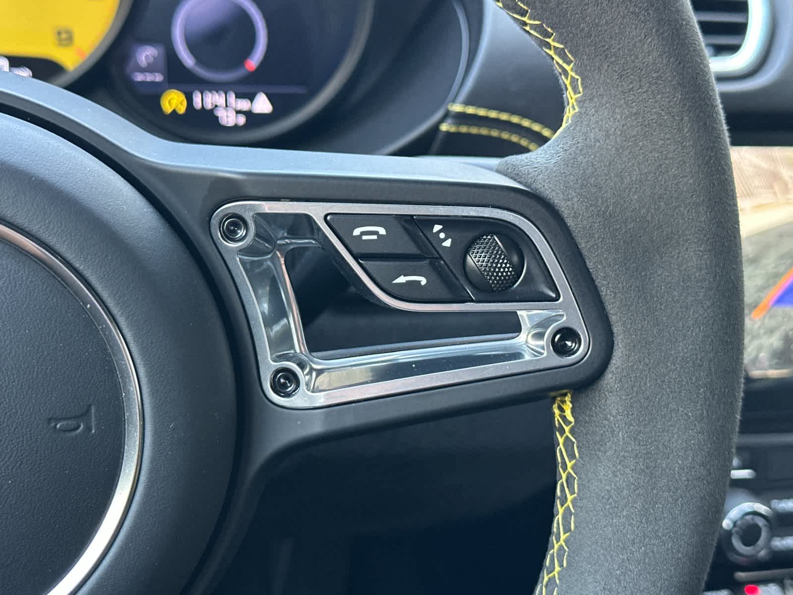 Thumbnail: 2022 Porsche  - 22