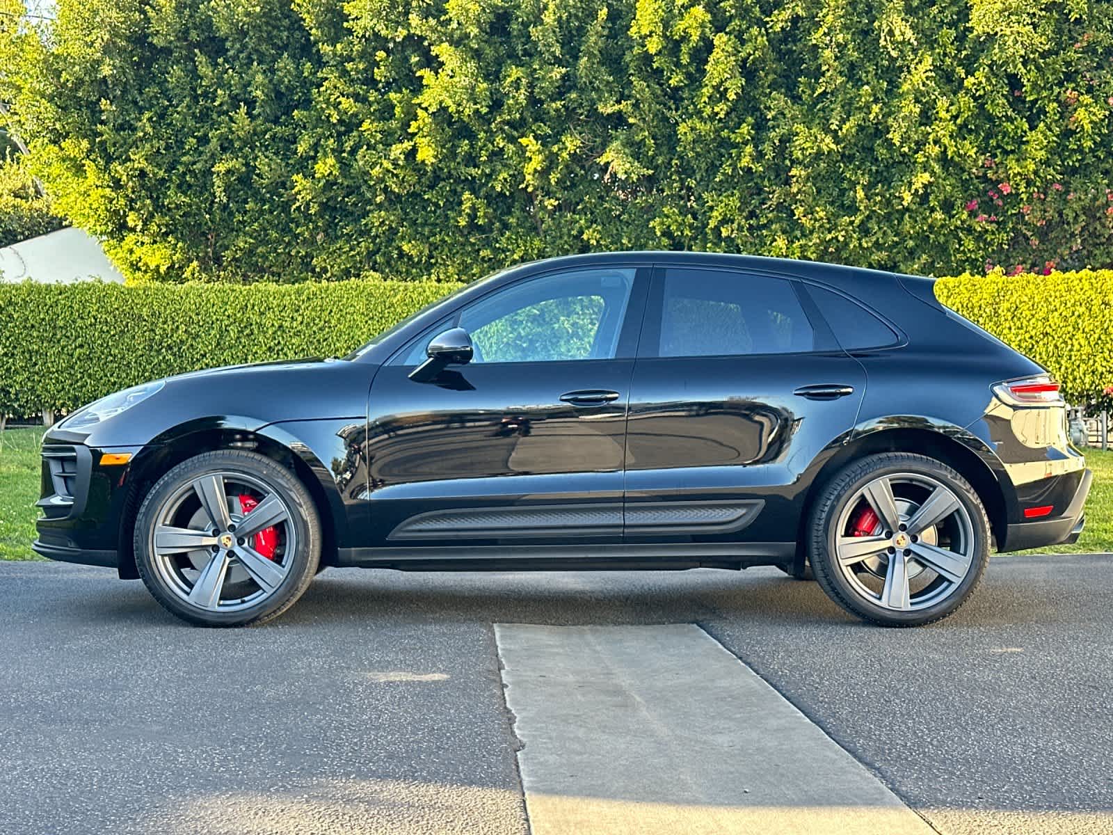 Thumbnail: 2025 Porsche Macan - 2