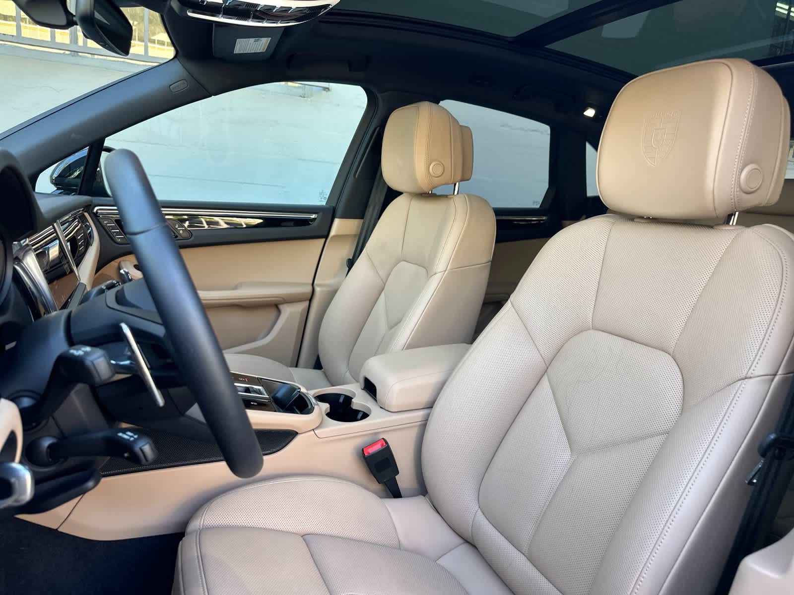 Thumbnail: 2025 Porsche Macan - 5