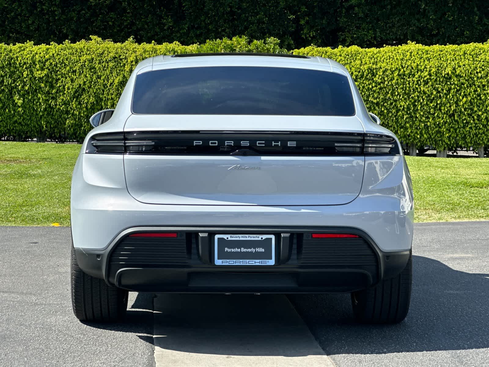 Thumbnail: 2026 Porsche Macan - 7