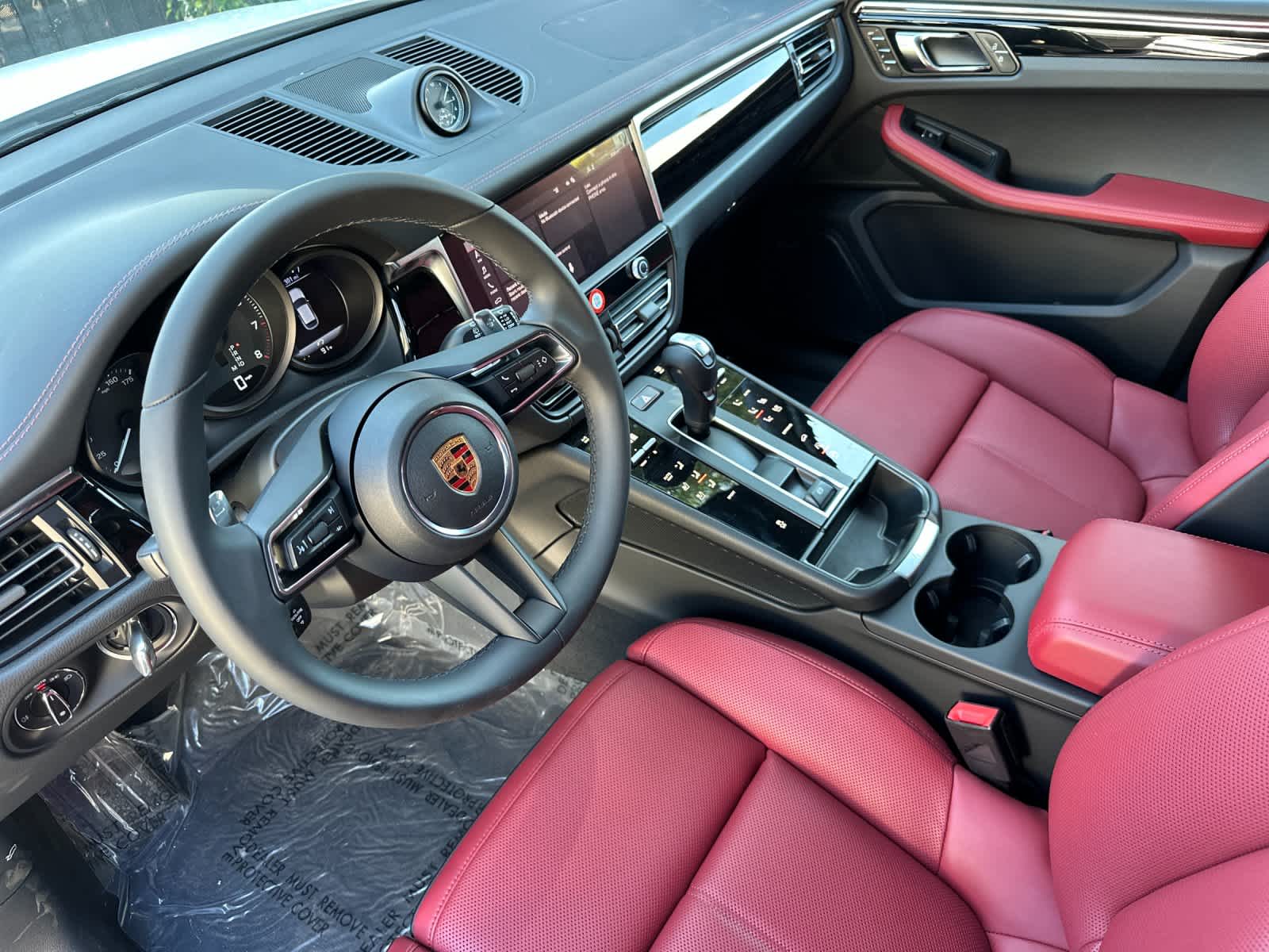 Thumbnail: 2026 Porsche Macan - 4