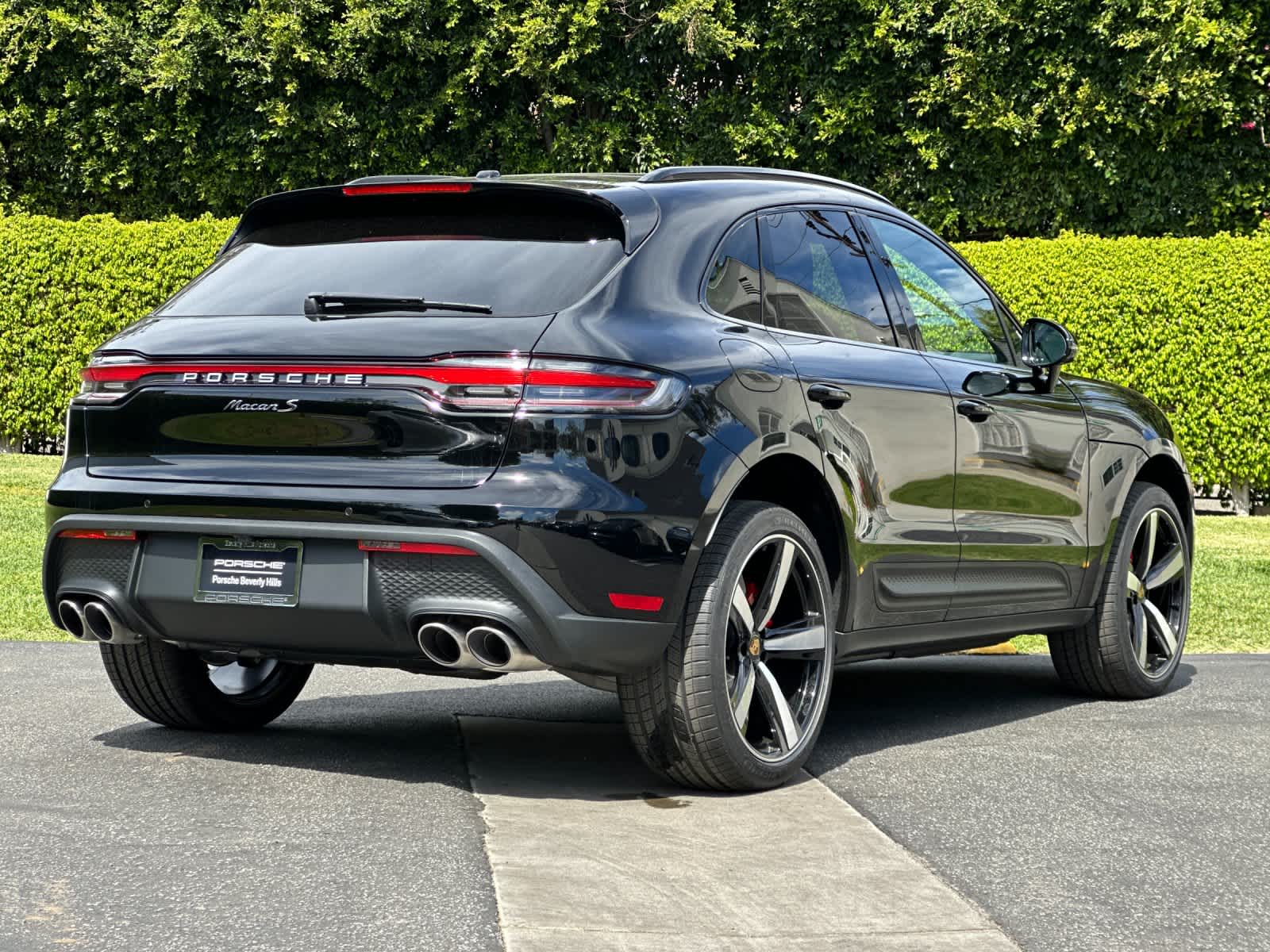 Thumbnail: 2026 Porsche Macan - 8