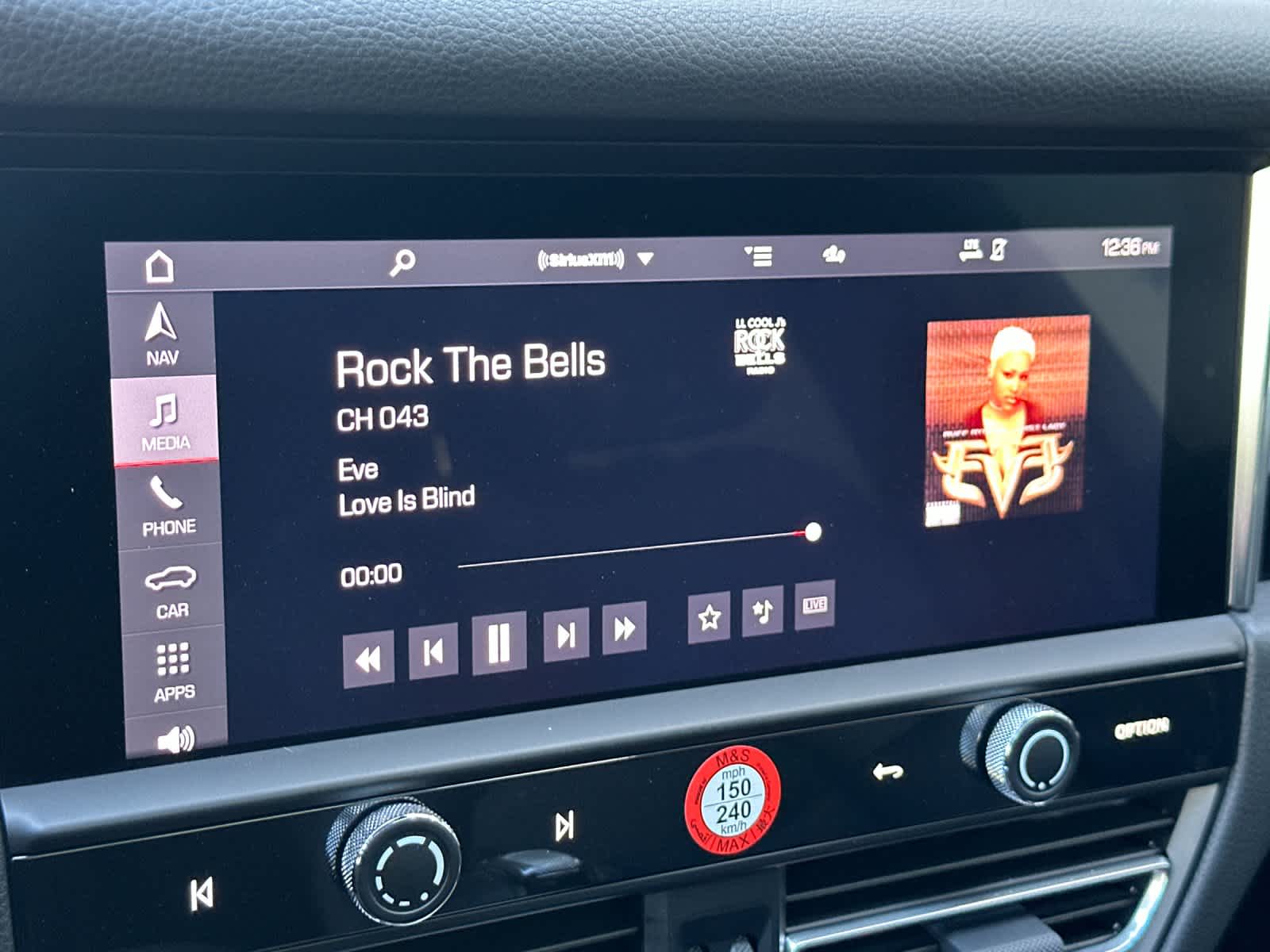 Thumbnail: 2025 Porsche Macan - 21