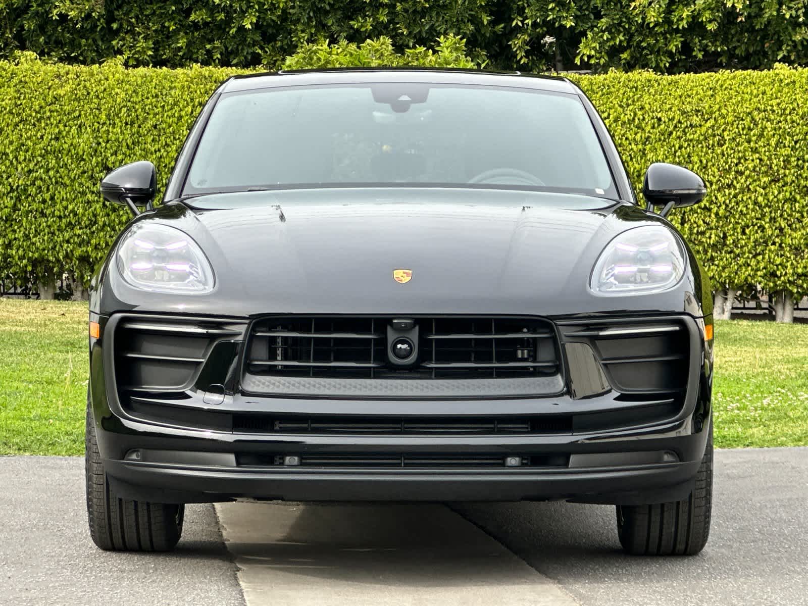 Thumbnail: 2026 Porsche Macan - 11