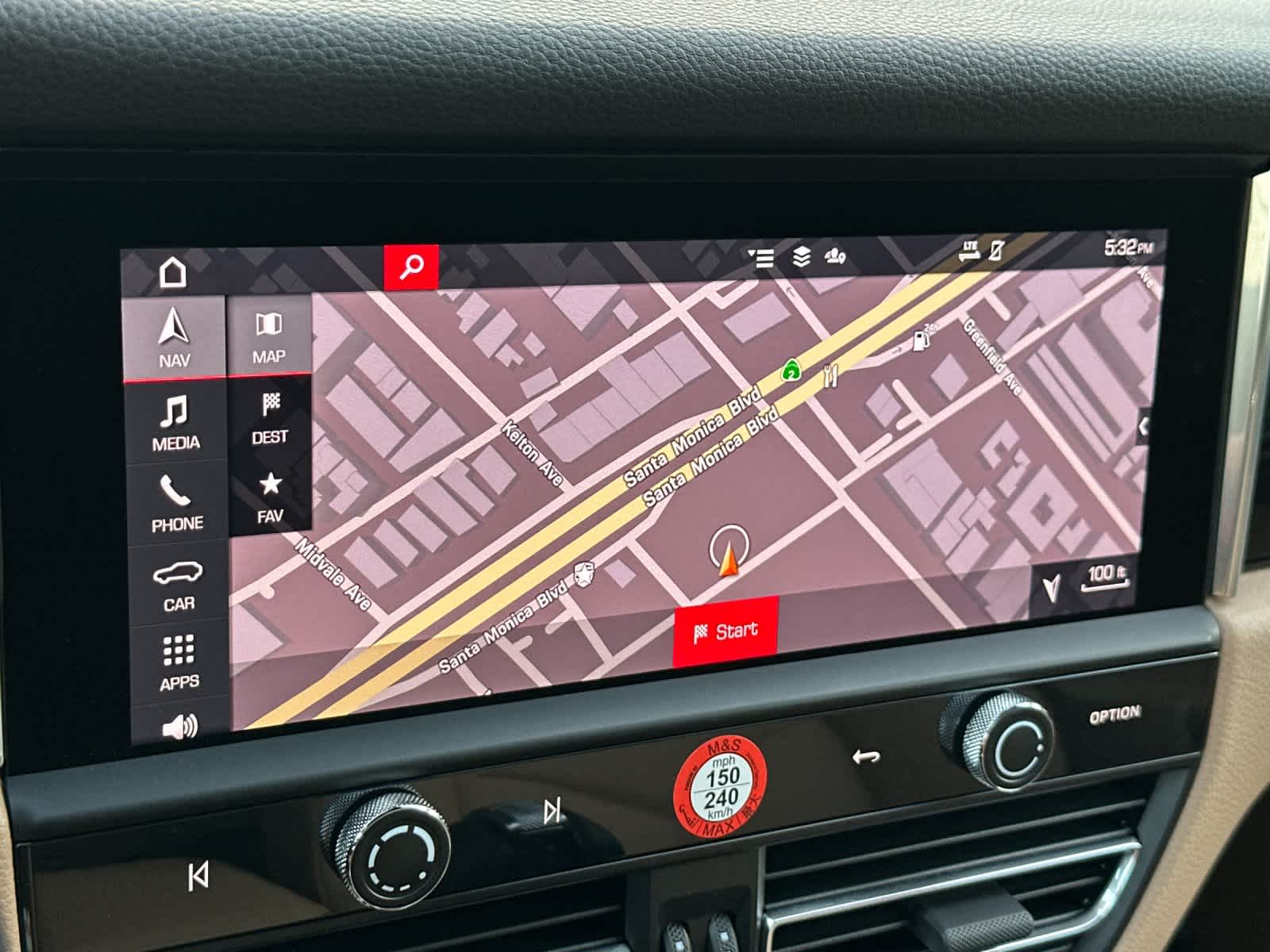 Thumbnail: 2025 Porsche Macan - 21