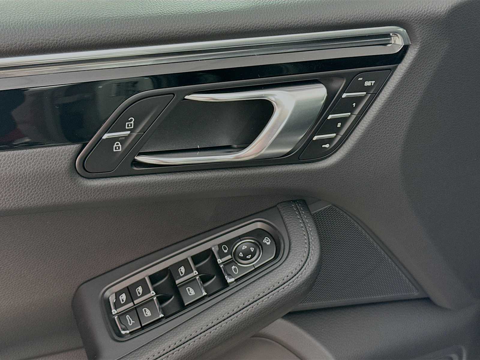 Thumbnail: 2026 Porsche Macan - 14