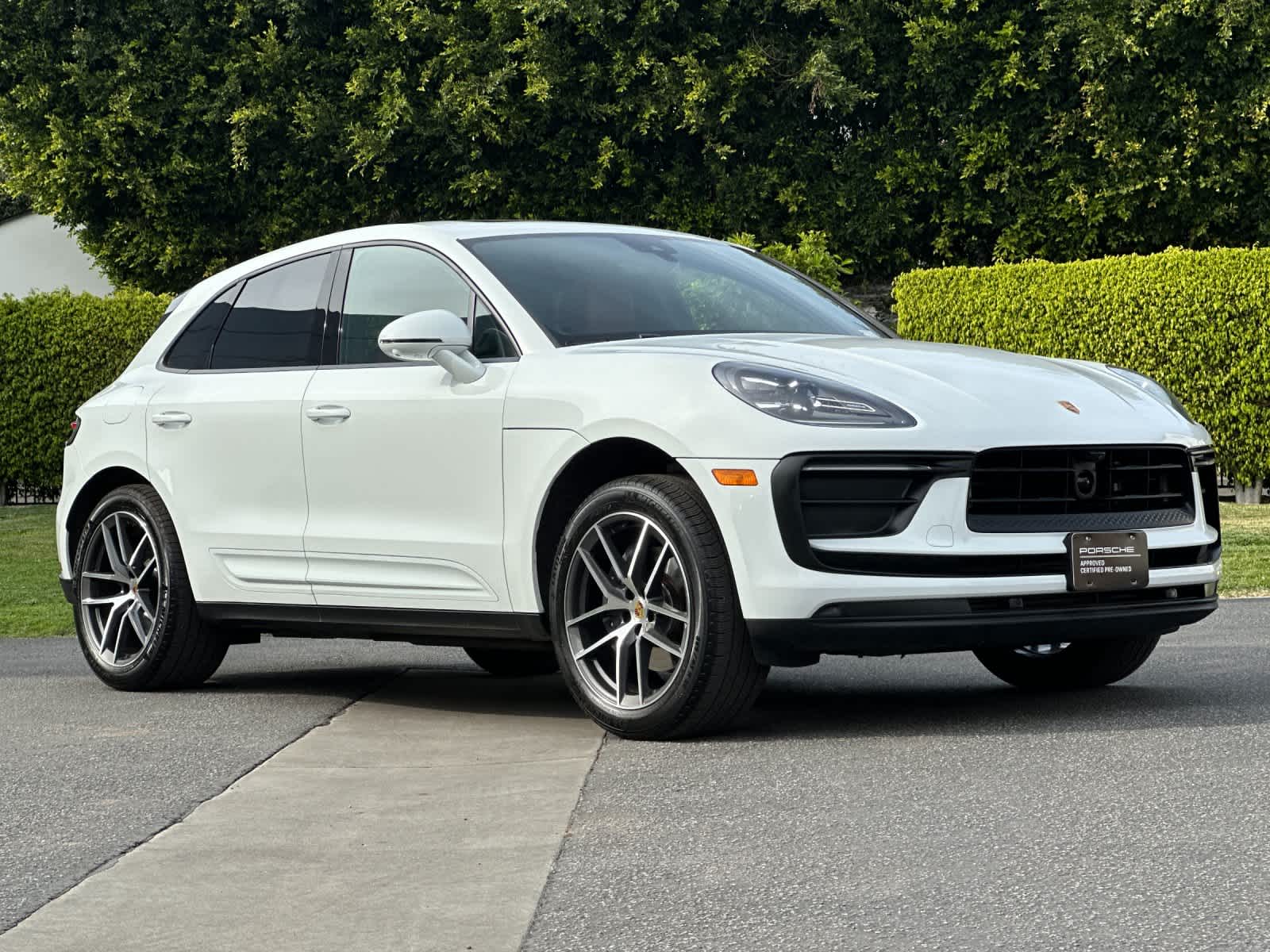 Thumbnail: 2025 Porsche Macan - 10