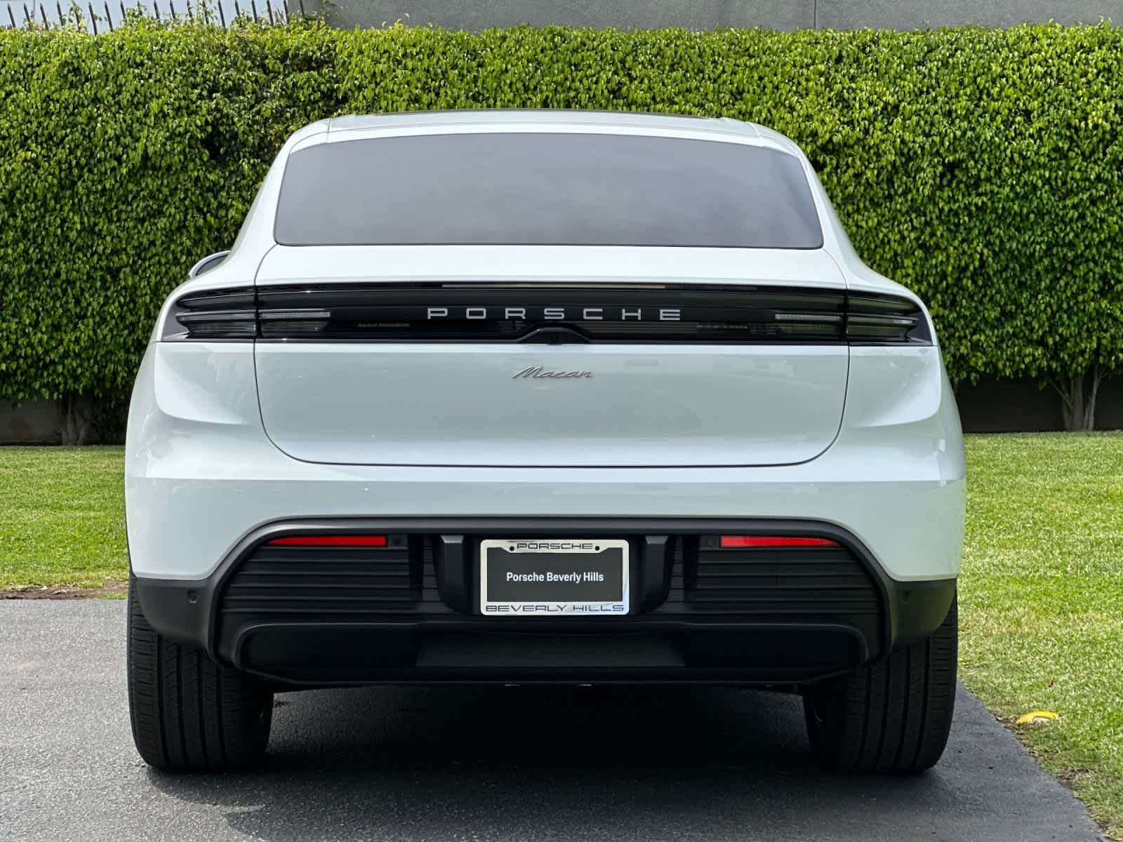Thumbnail: 2026 Porsche Macan - 7