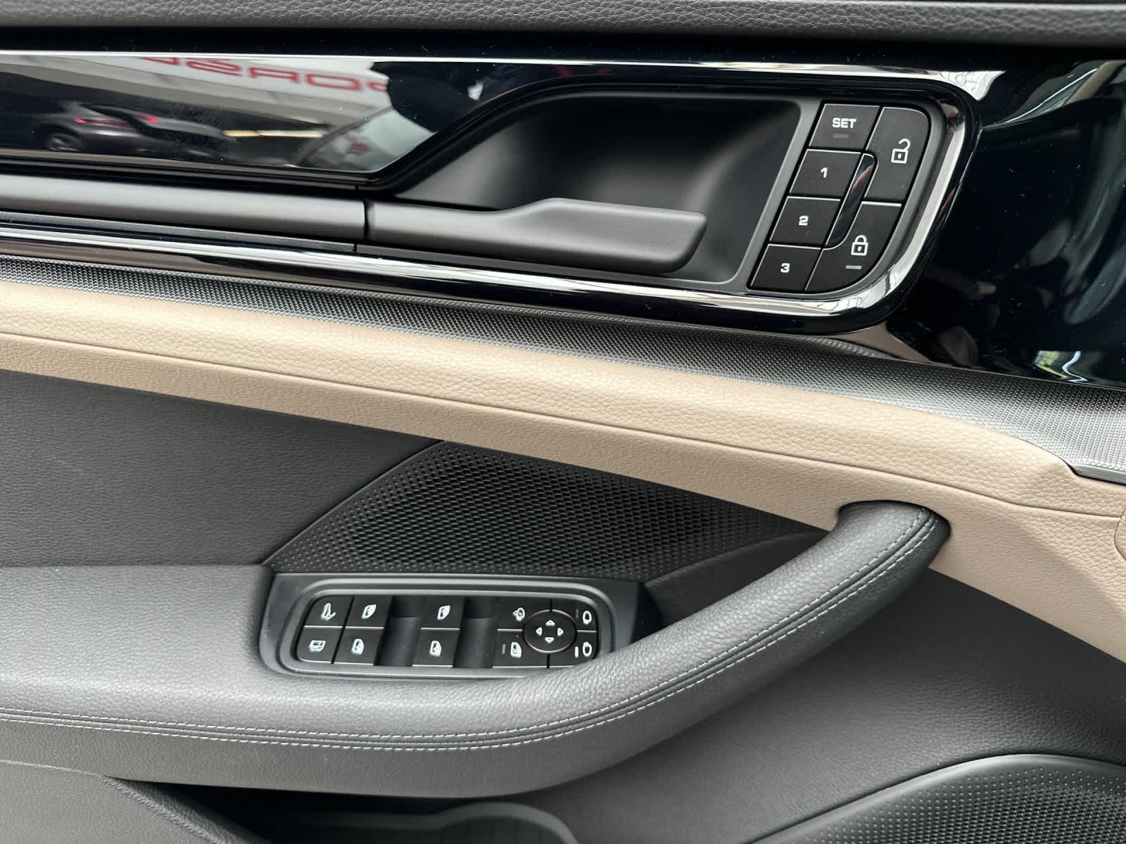 Thumbnail: 2026 Porsche Panamera - 12