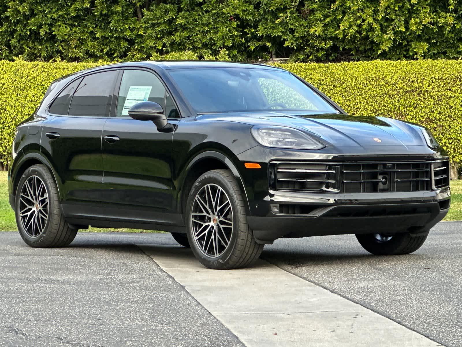 Thumbnail: 2026 Porsche Cayenne - 10