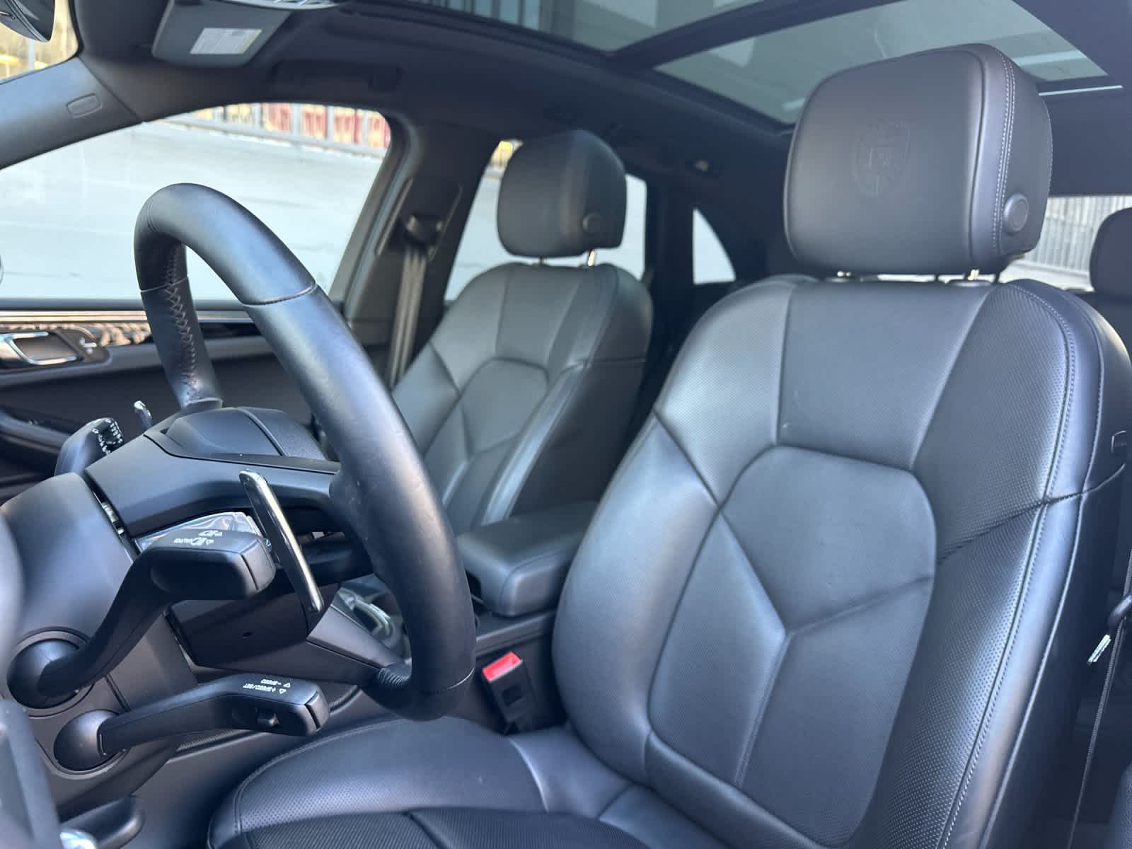 Thumbnail: 2025 Porsche Macan - 5