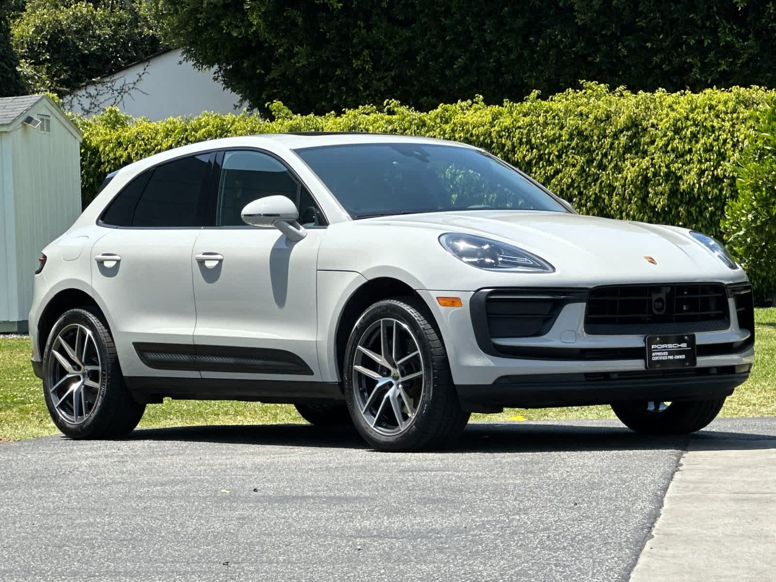 Thumbnail: 2025 Porsche Macan - 9