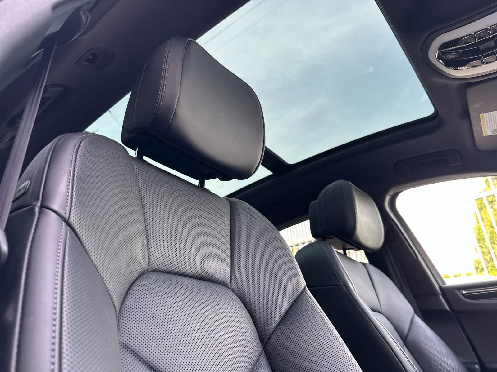 Thumbnail: 2025 Porsche Macan - 18