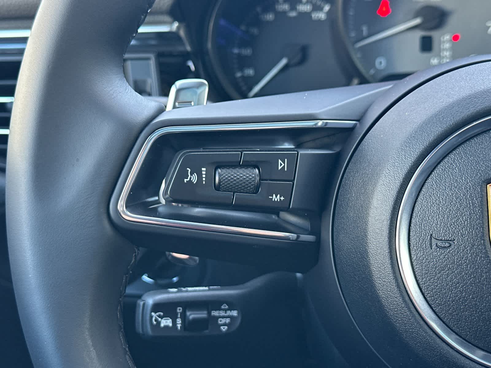 Thumbnail: 2026 Porsche Macan - 27