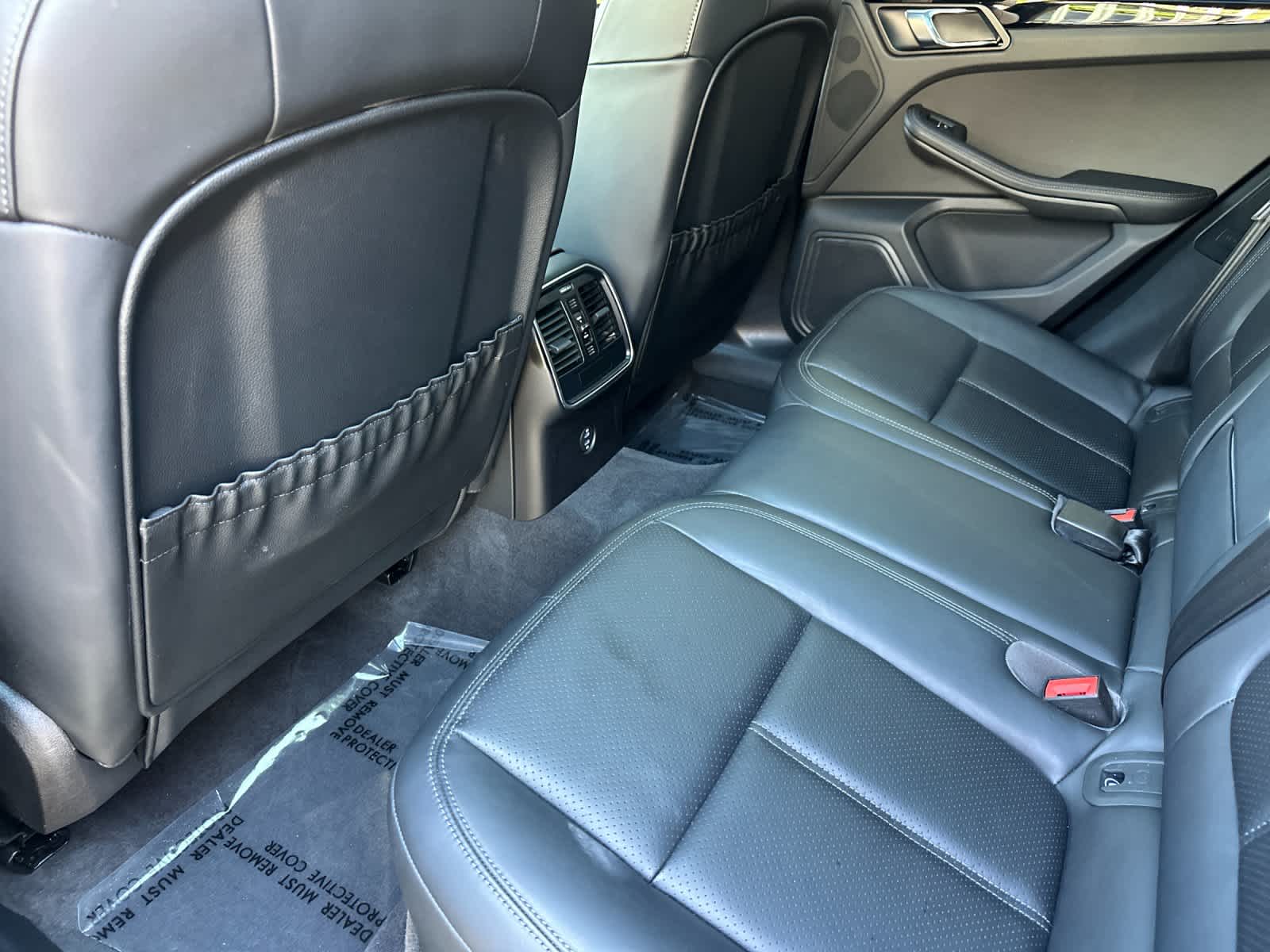 Thumbnail: 2025 Porsche Macan - 13