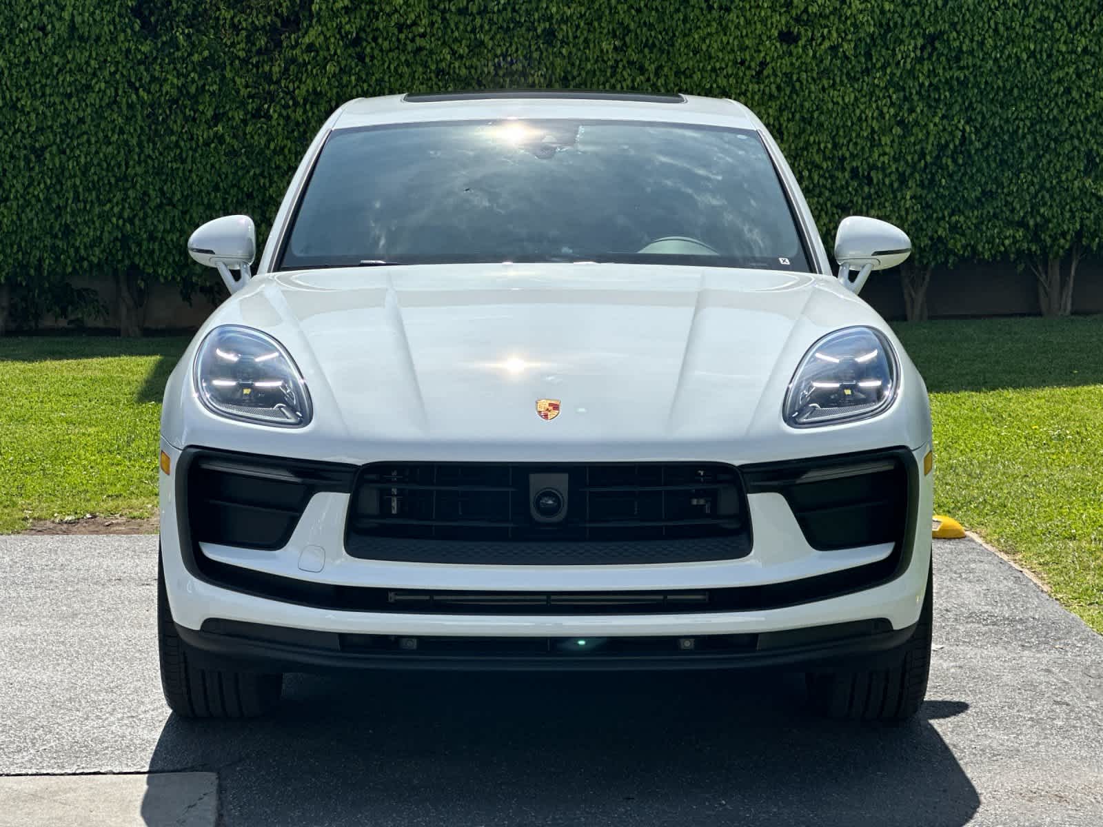 Thumbnail: 2026 Porsche Macan - 11