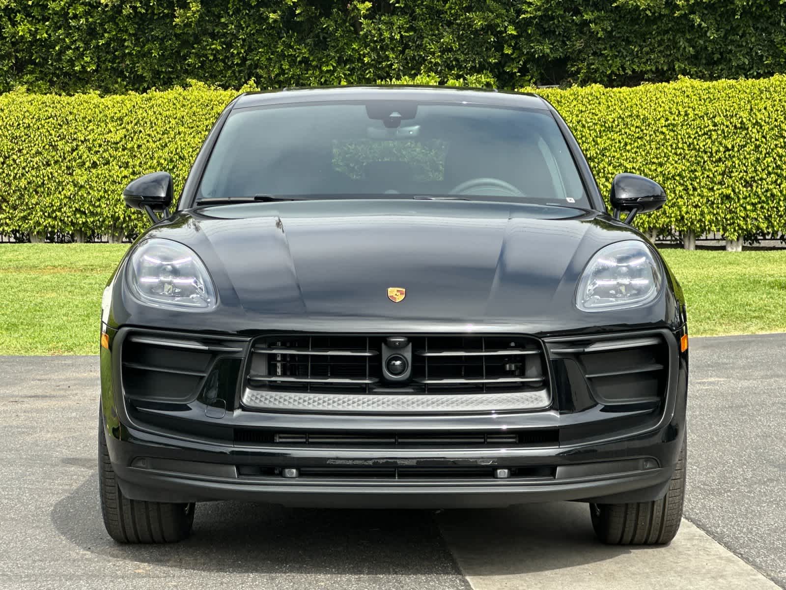 Thumbnail: 2026 Porsche Macan - 11