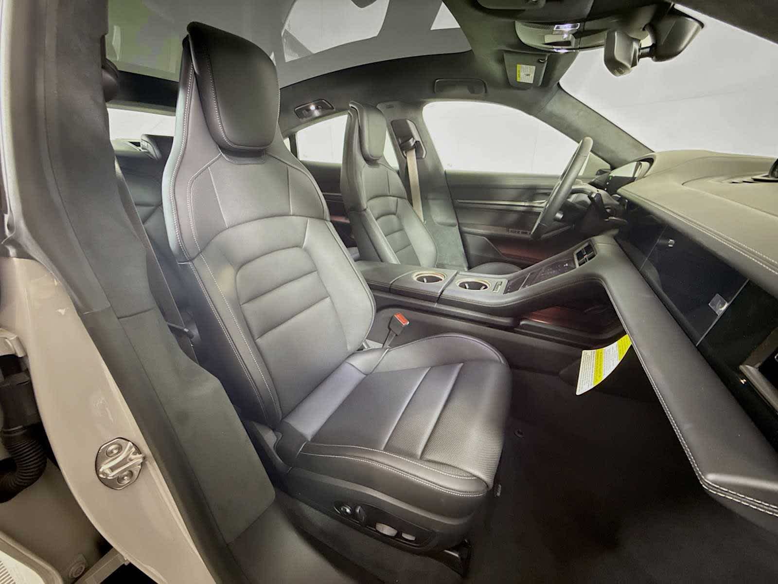 Thumbnail: 2025 Porsche Taycan - 21