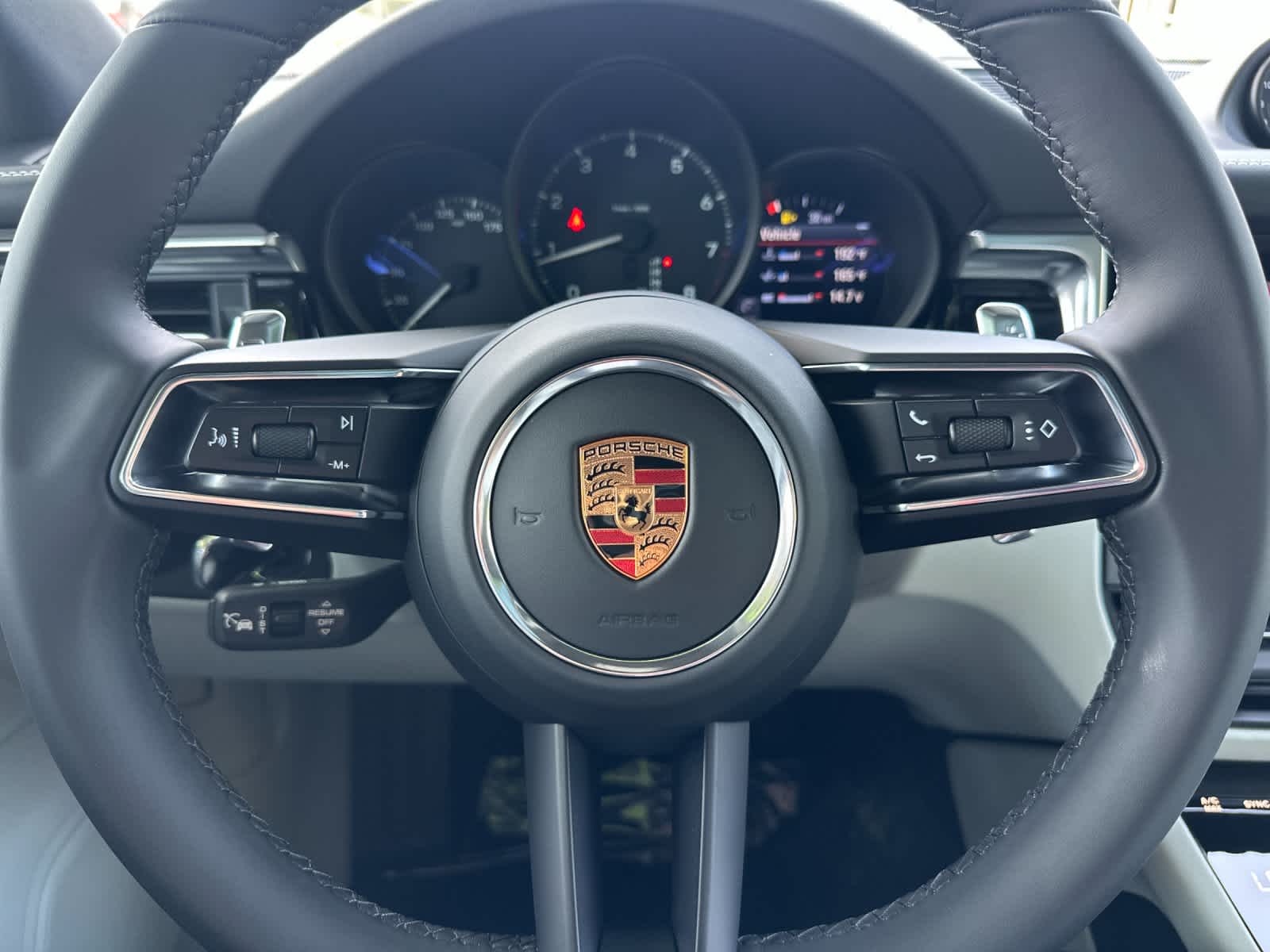 Thumbnail: 2026 Porsche Macan - 26