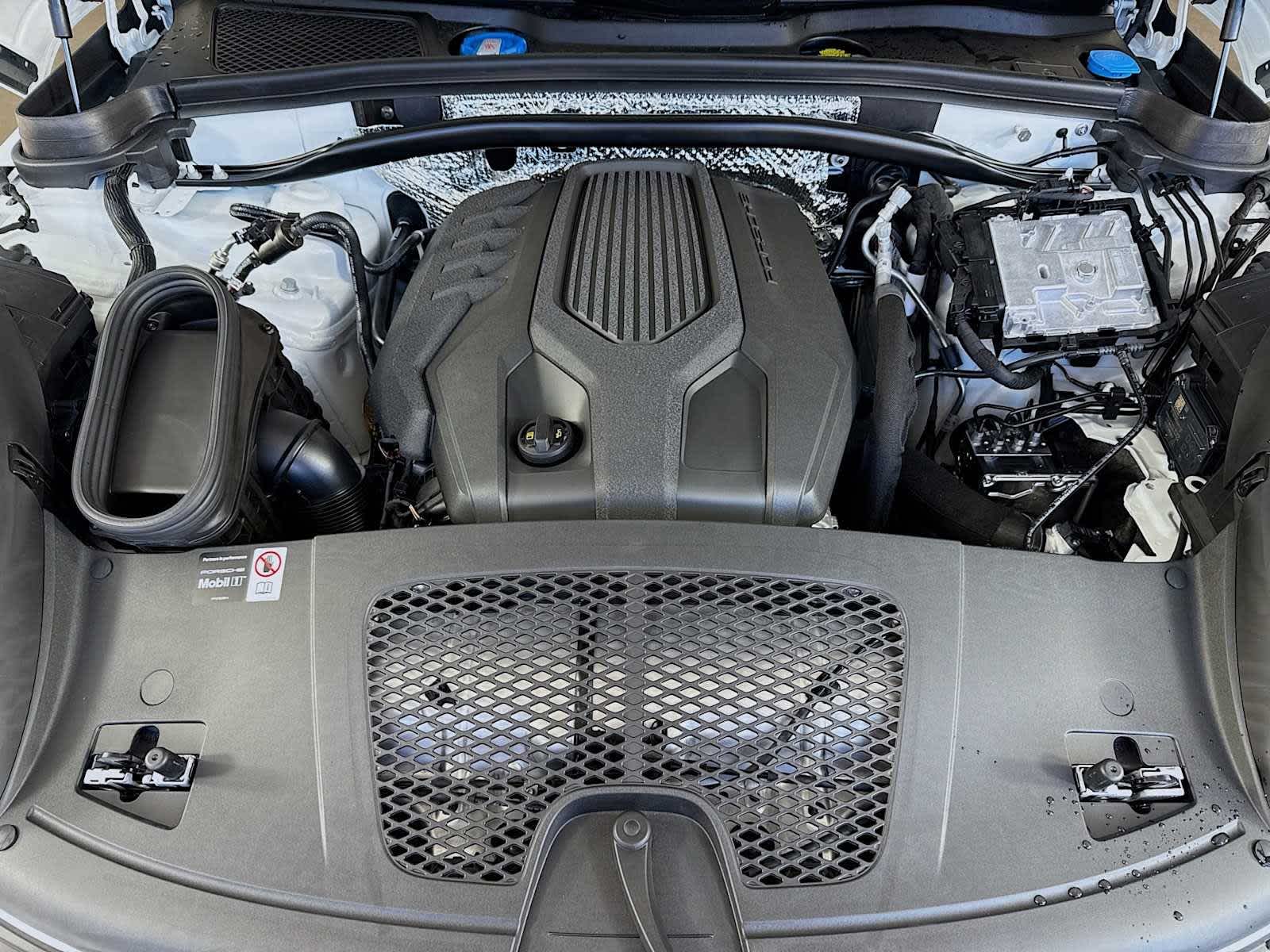 Thumbnail: 2026 Porsche Macan - 23