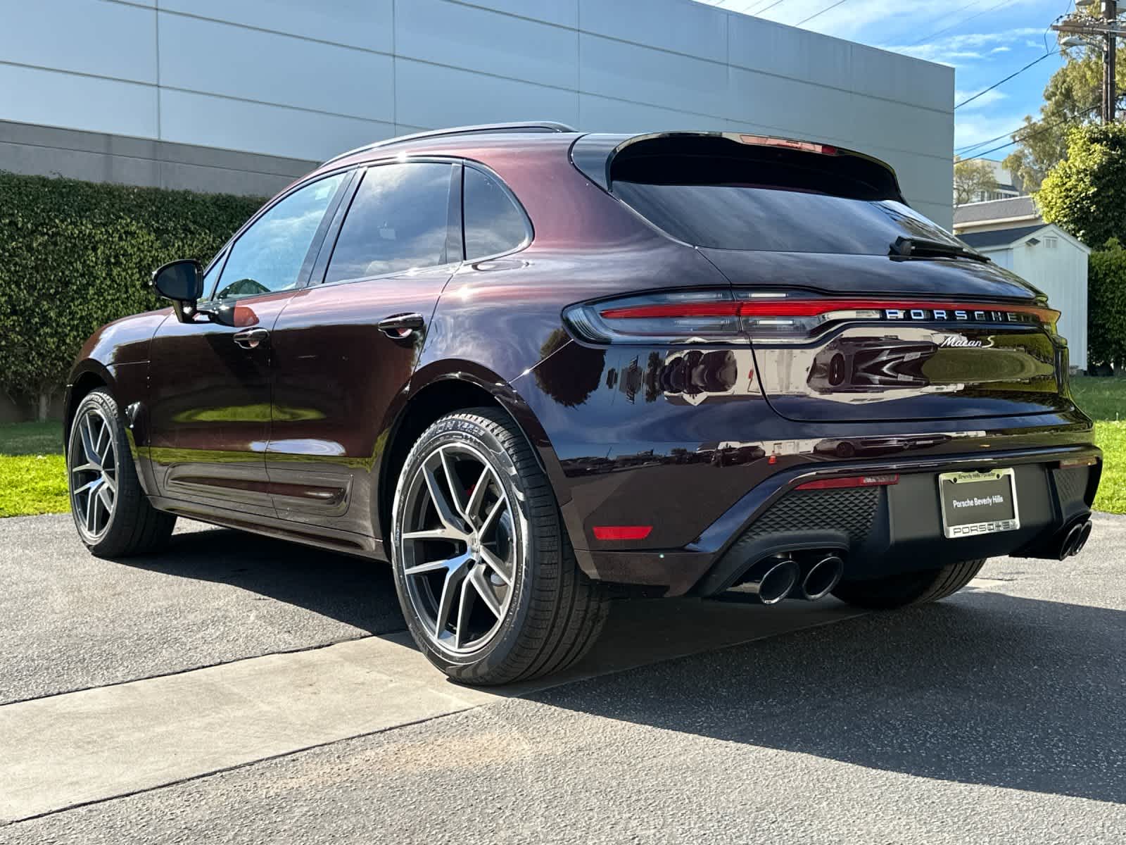 Thumbnail: 2026 Porsche Macan - 3