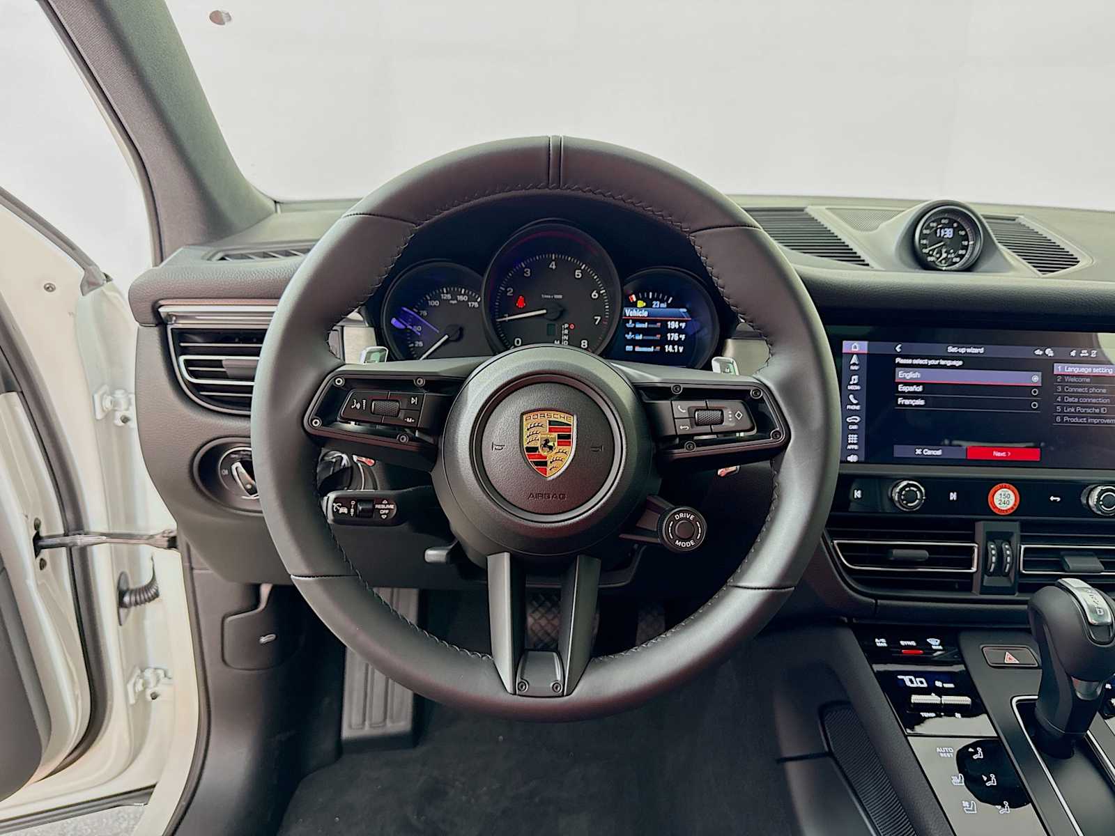 Thumbnail: 2026 Porsche Macan - 12