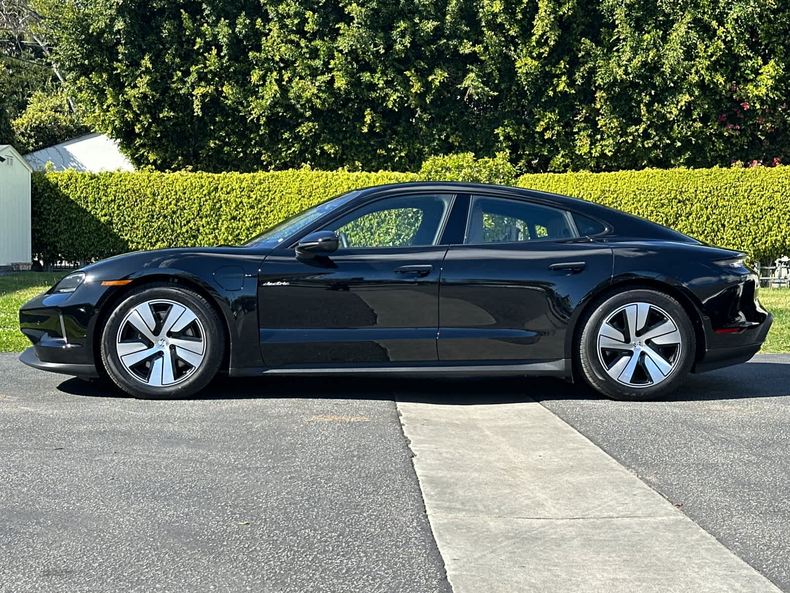 Thumbnail: 2026 Porsche Taycan - 2