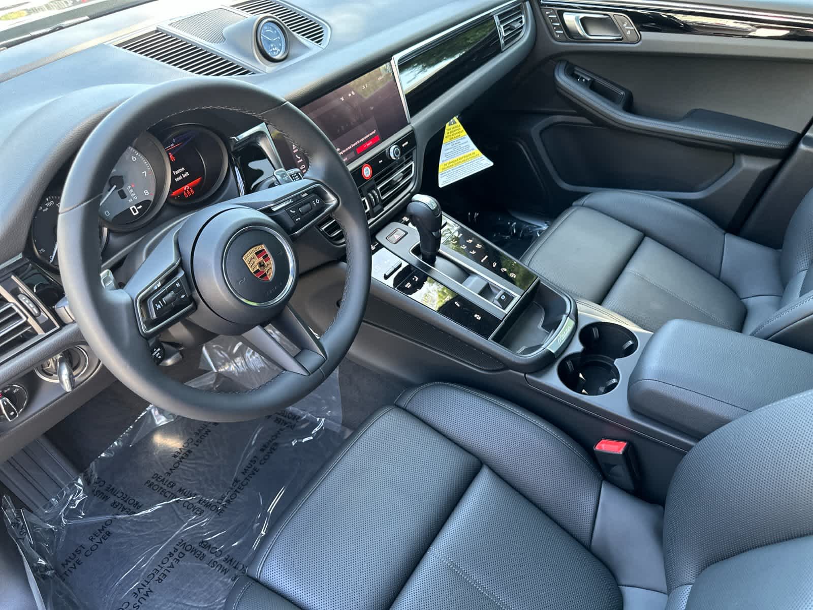 Thumbnail: 2026 Porsche Macan - 4
