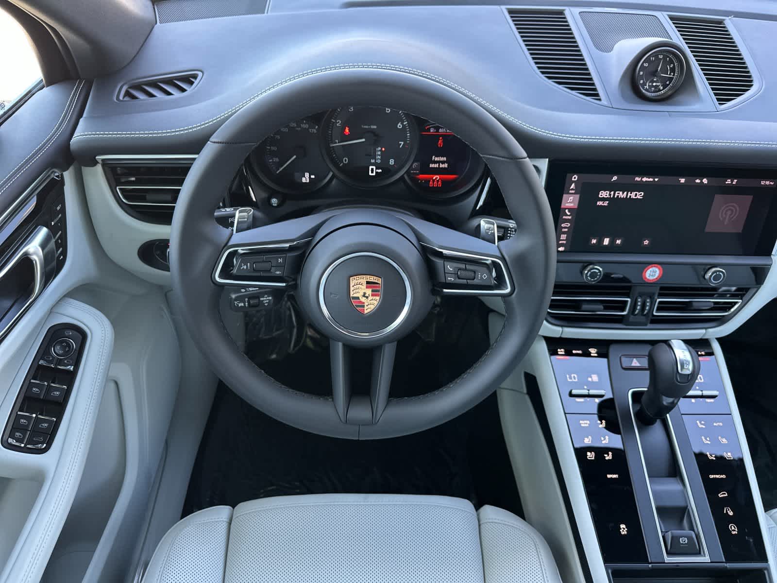 Thumbnail: 2026 Porsche Macan - 15