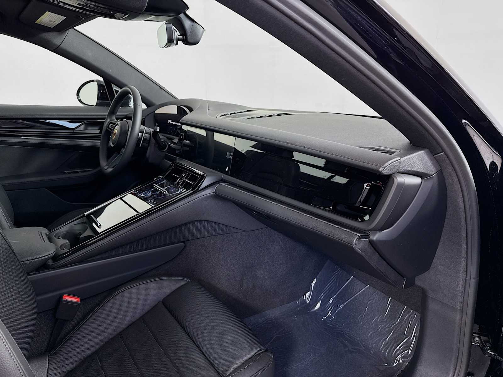 Thumbnail: 2025 Porsche Panamera - 22