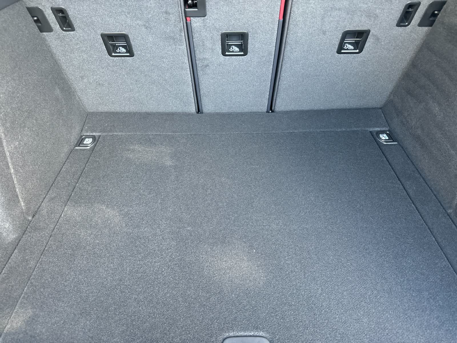 Thumbnail: 2026 Porsche Macan - 16