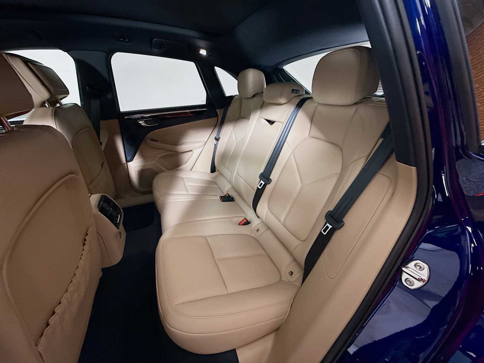 Thumbnail: 2025 Porsche Macan - 17