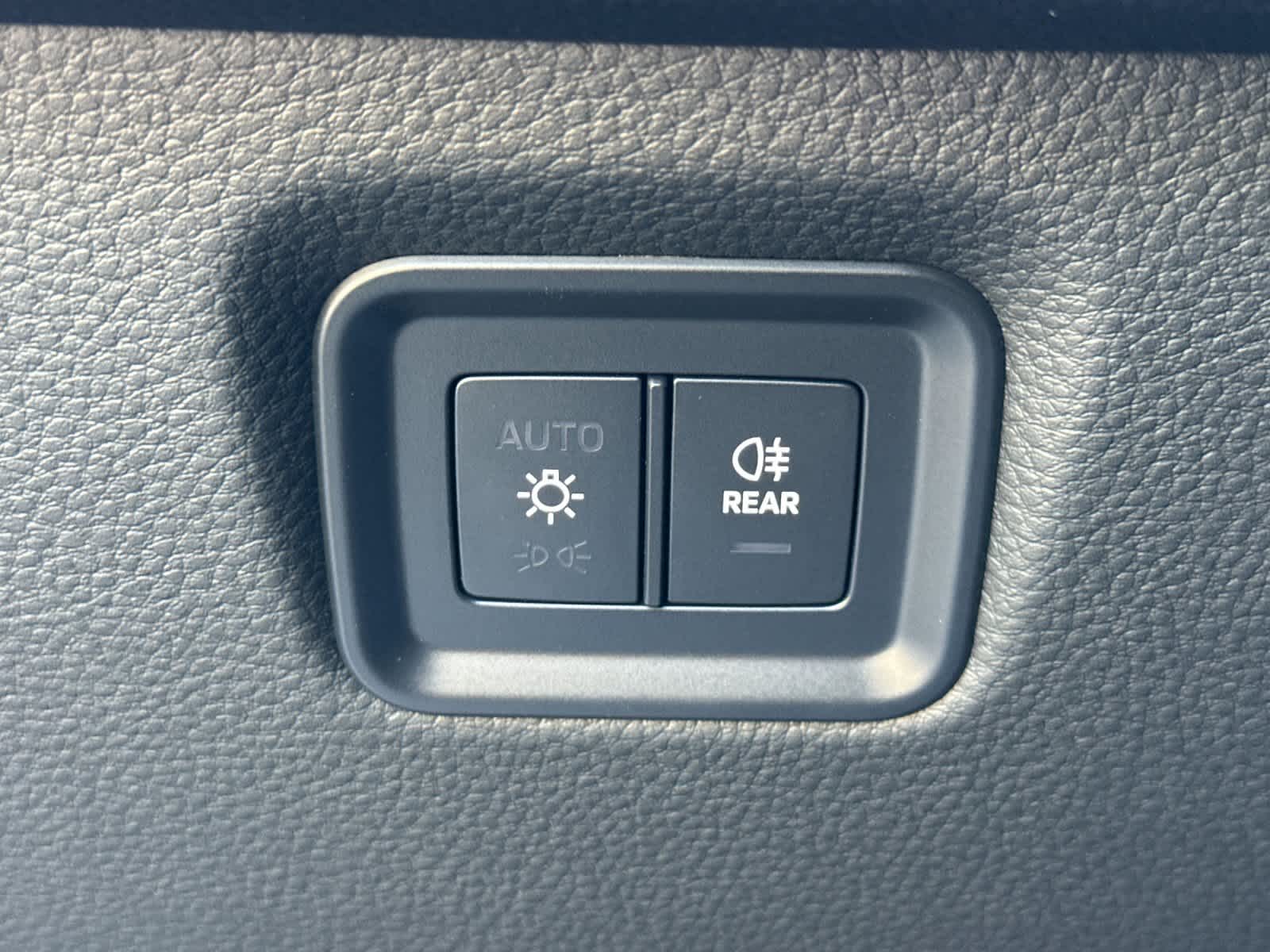 Thumbnail: 2026 Porsche Cayenne - 31