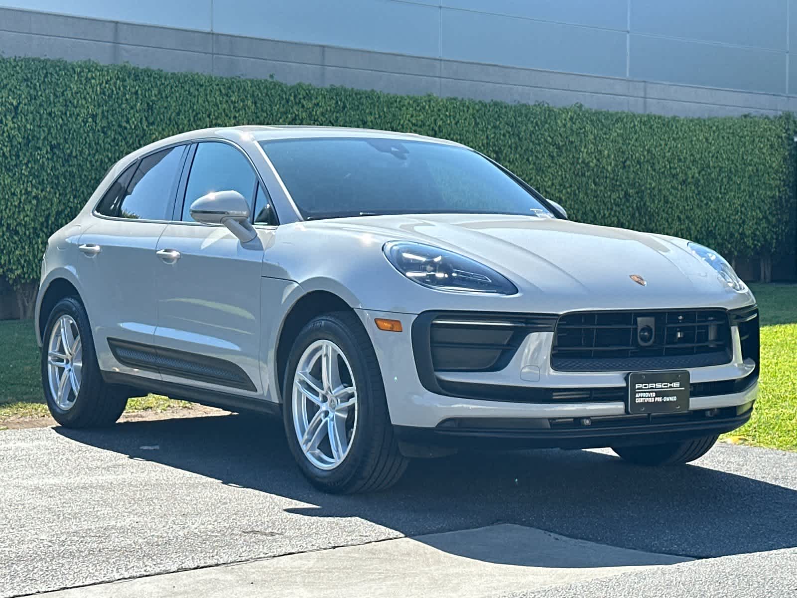 Thumbnail: 2025 Porsche Macan - 10