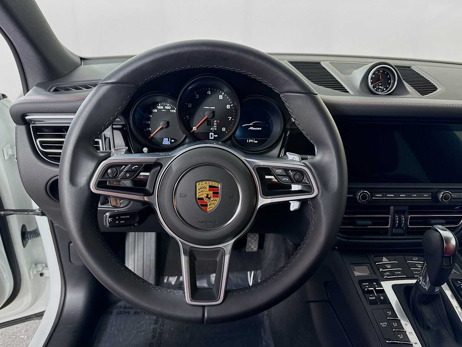 Thumbnail: 2021 Porsche Macan - 12