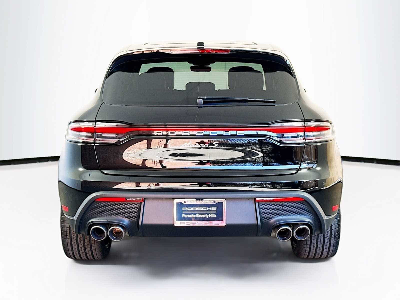Thumbnail: 2026 Porsche Macan - 38