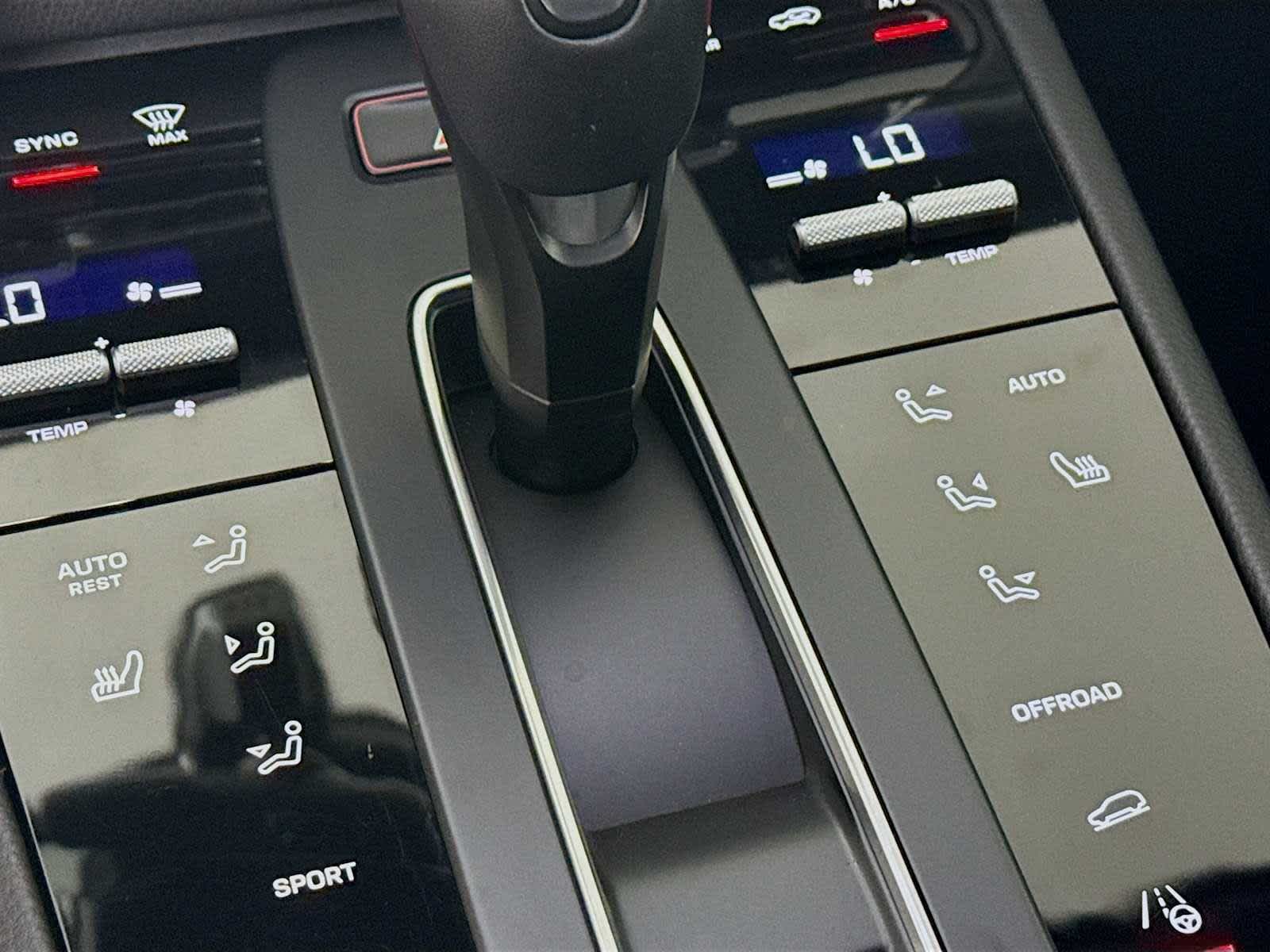 Thumbnail: 2025 Porsche Macan - 17