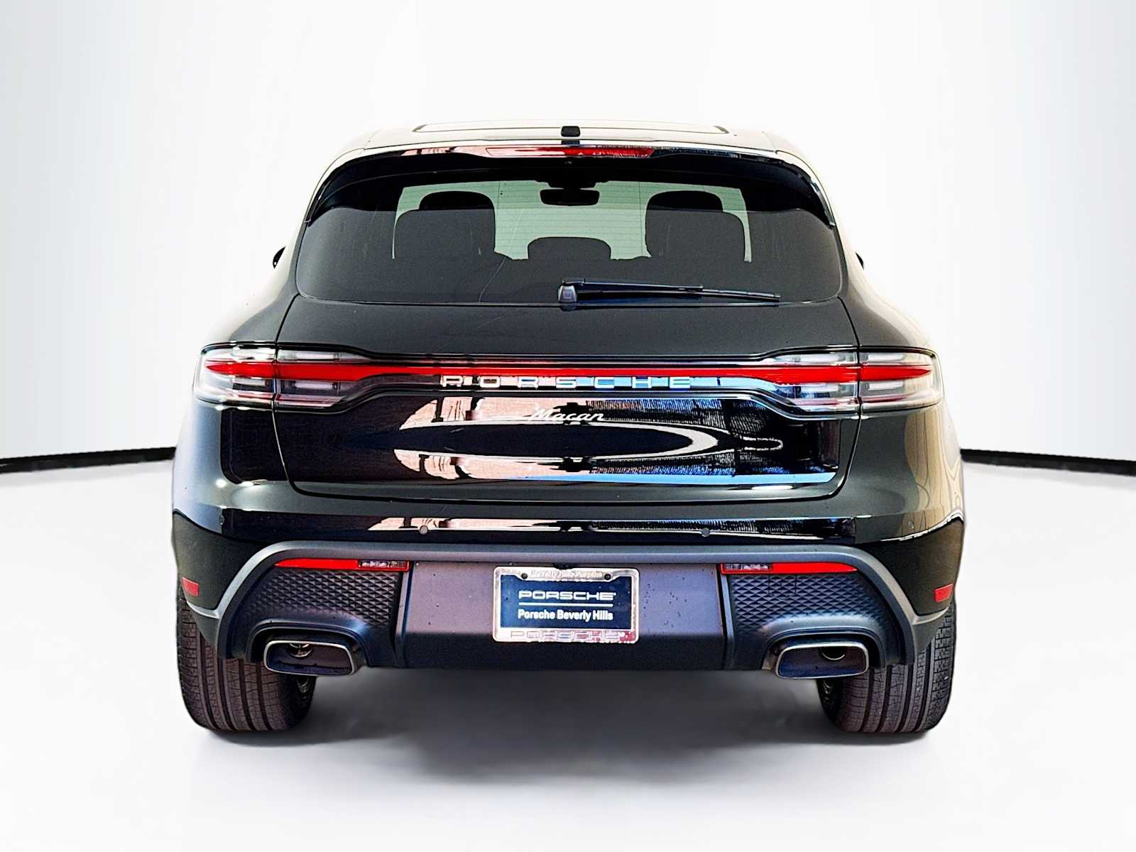 Thumbnail: 2026 Porsche Macan - 10
