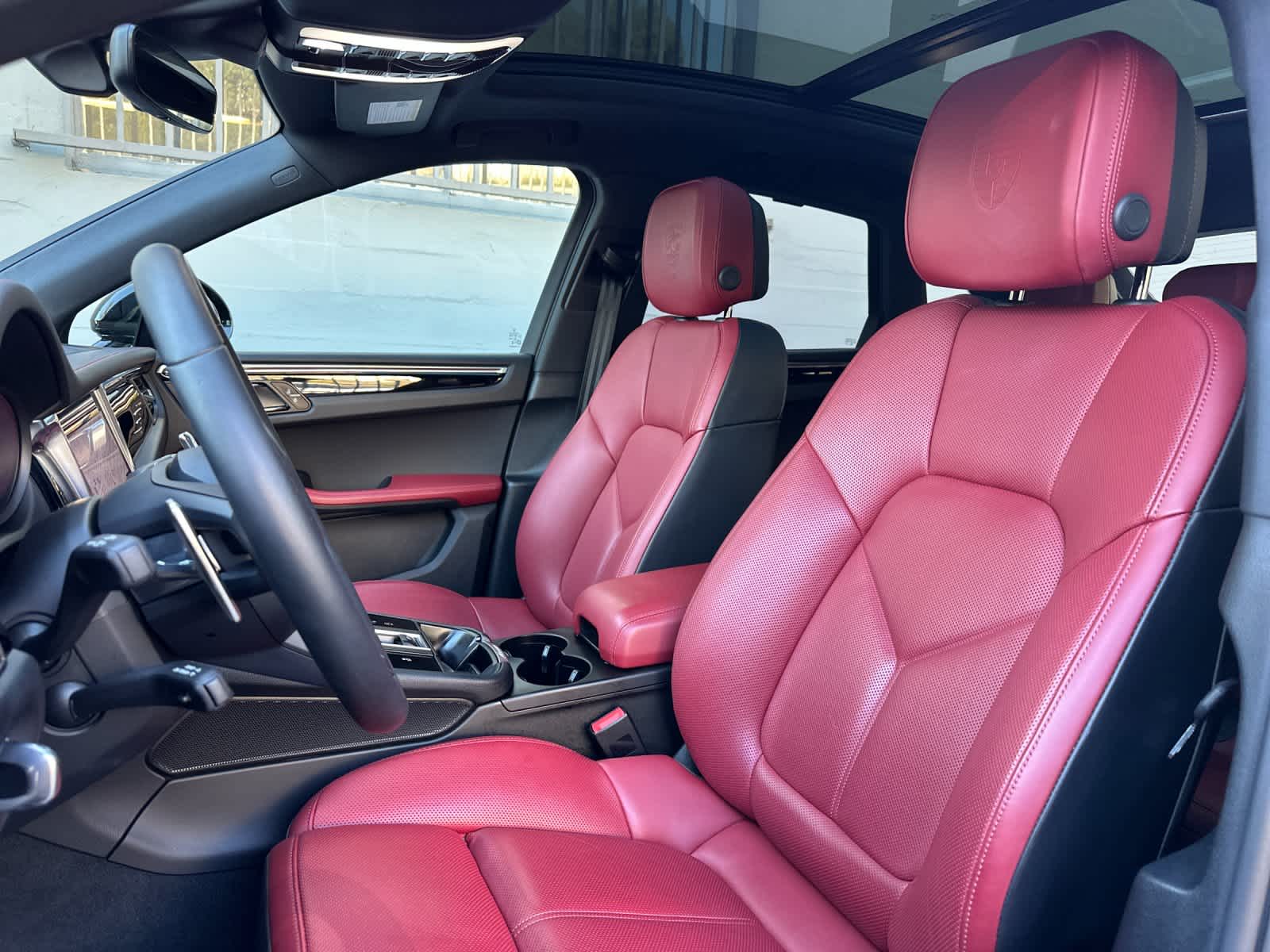 Thumbnail: 2025 Porsche Macan - 5