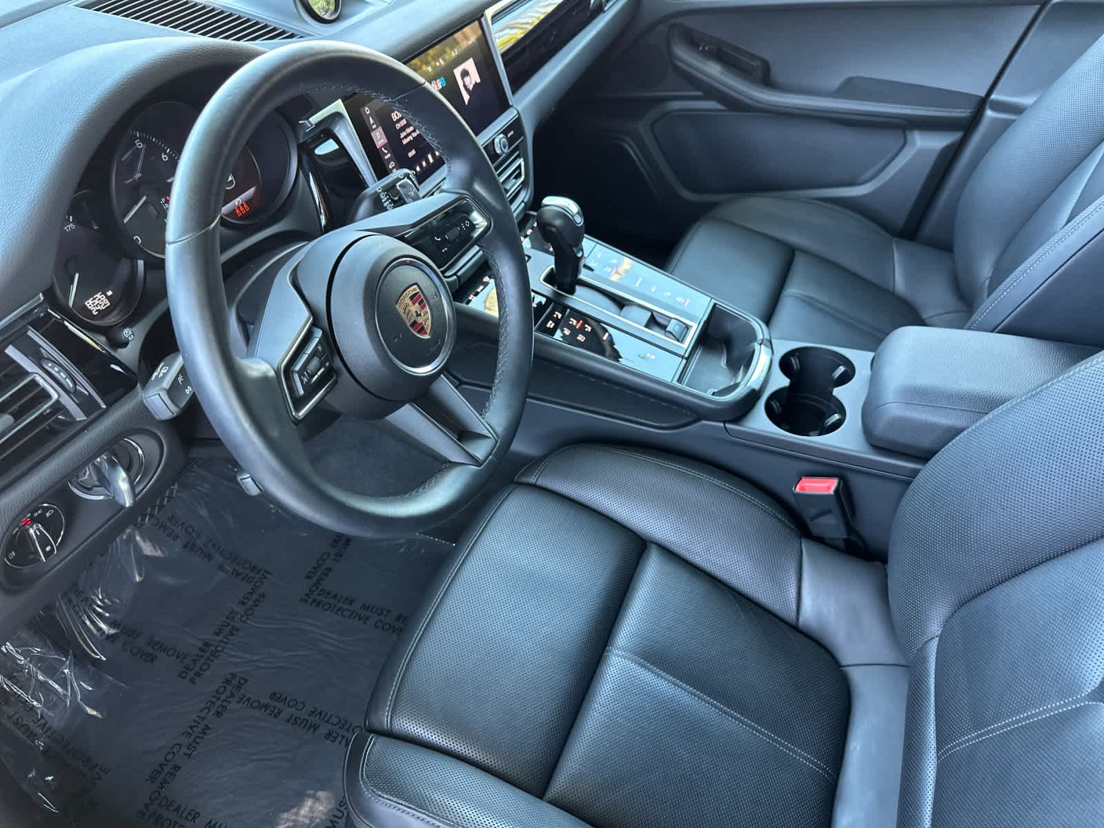 Thumbnail: 2025 Porsche Macan - 3