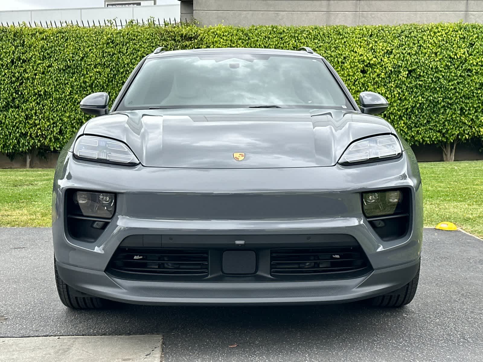 Thumbnail: 2026 Porsche Macan - 11