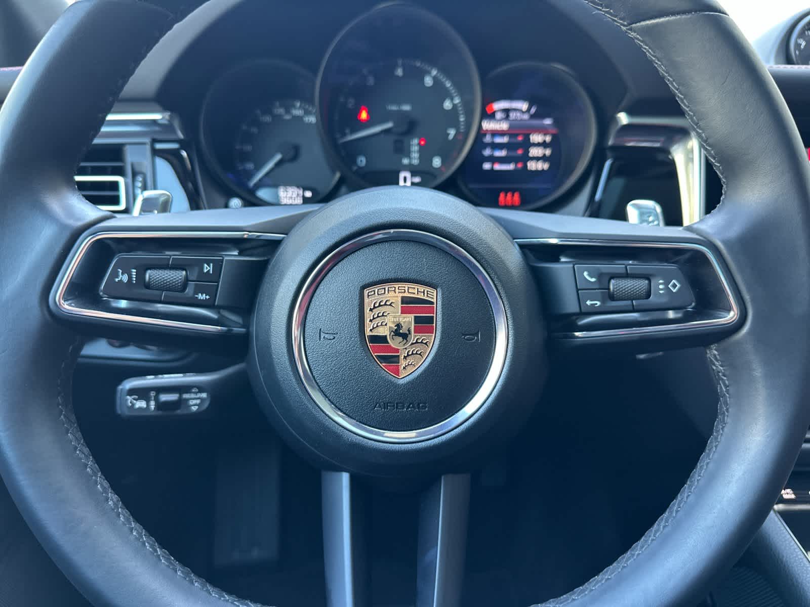 Thumbnail: 2025 Porsche Macan - 26