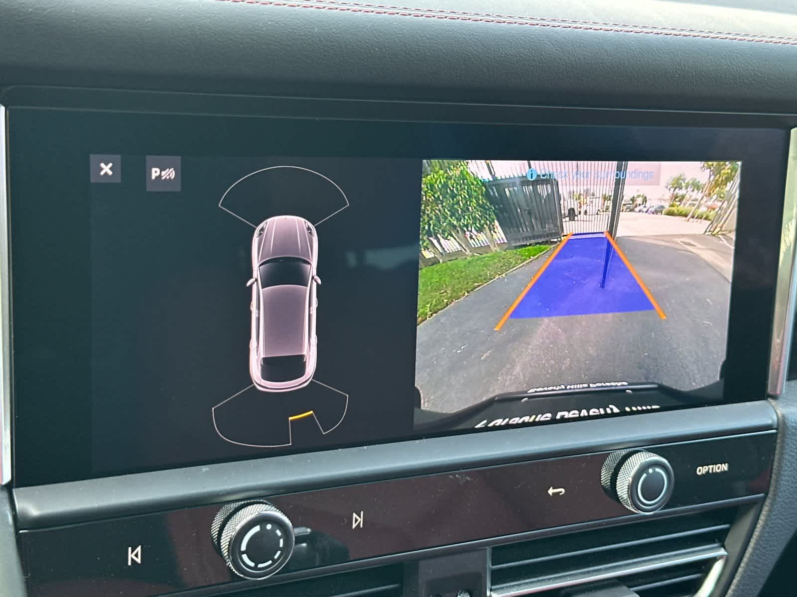 Thumbnail: 2025 Porsche Macan - 23