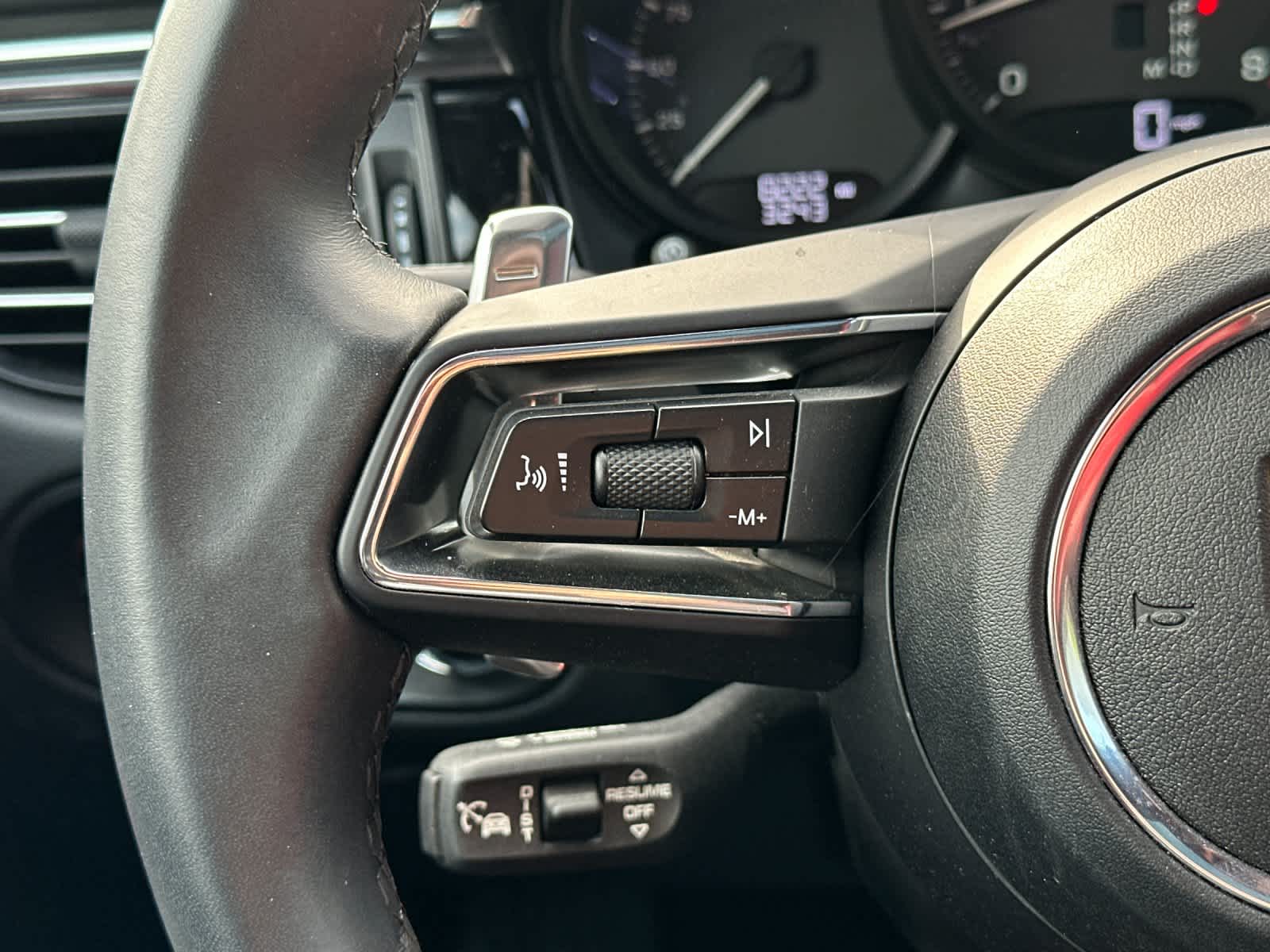 Thumbnail: 2025 Porsche Macan - 28